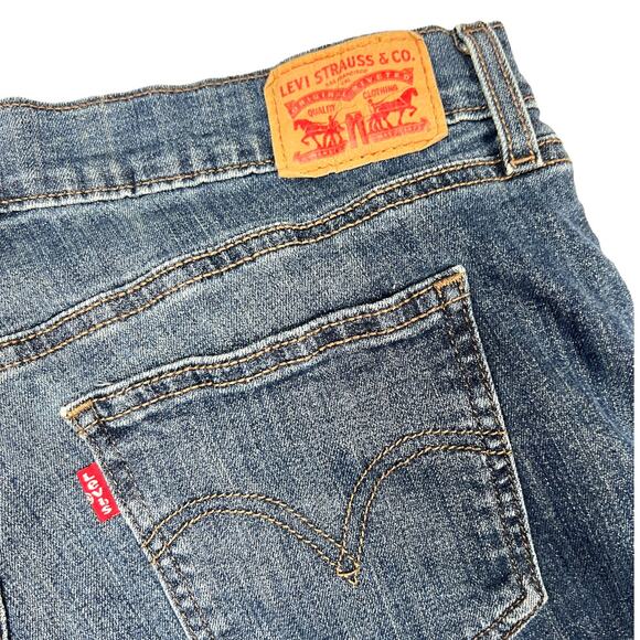 Levi's Jean Shorts‎ Mid-Length Medium Wash Blue Women's 32 Cotton Stretch Denim - Picture 11 of 12